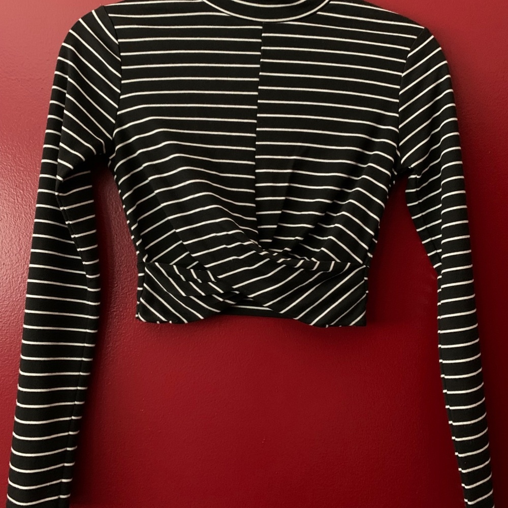 TOPSHOP Front Twist Crop Top
